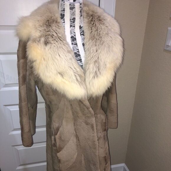 Sheared Beaver Coat with‎ Huge Fox Collar - Picture 3 of 8
